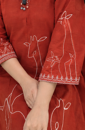 Women Digital Printed Regular Kurta with Trousers