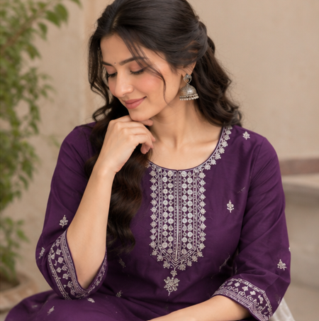 Women Georgette Kurta with Trousers & With Dupatta