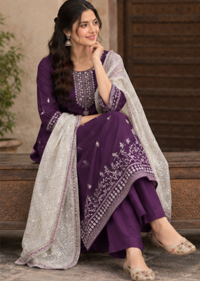 Women Georgette Kurta with Trousers & With Dupatta